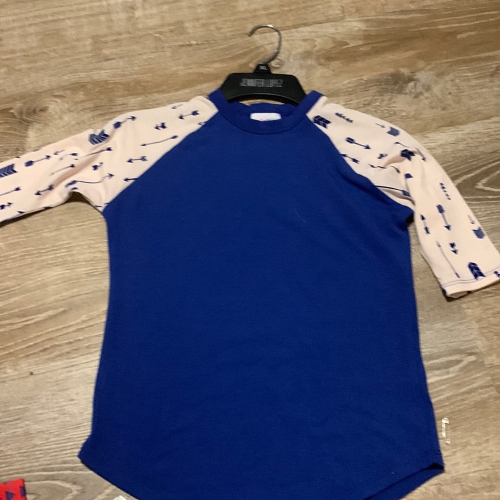 Lularoe Girls Size 8 Arrow Tee